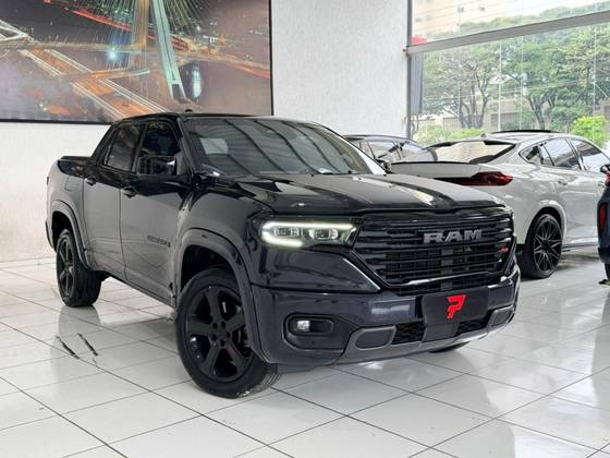 RAM RAMPAGE 2.0 HURRICANE 4 TURBO GASOLINA R/T 4X4 AUTOMÁTICO